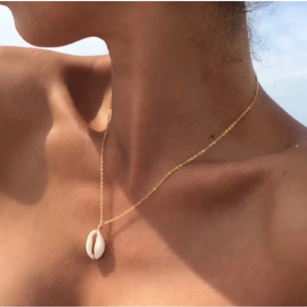 Gold Shell Pendant Necklace
